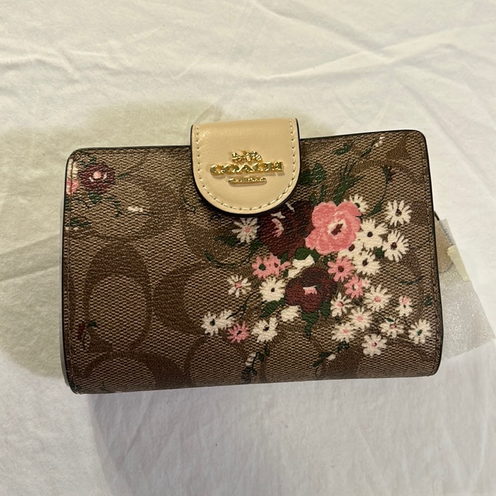 NWT Coach Wallet - Evergreen Floral Print Signature Canvas